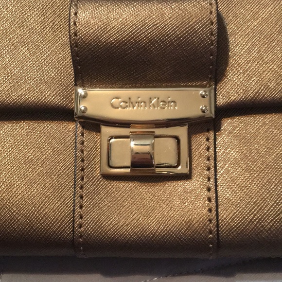 SOLD♥️ CK Clutch - Picture 5 of 5